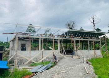 Tampak bangunan rumah pengolahan sagu sedang dalam proses pembangunan