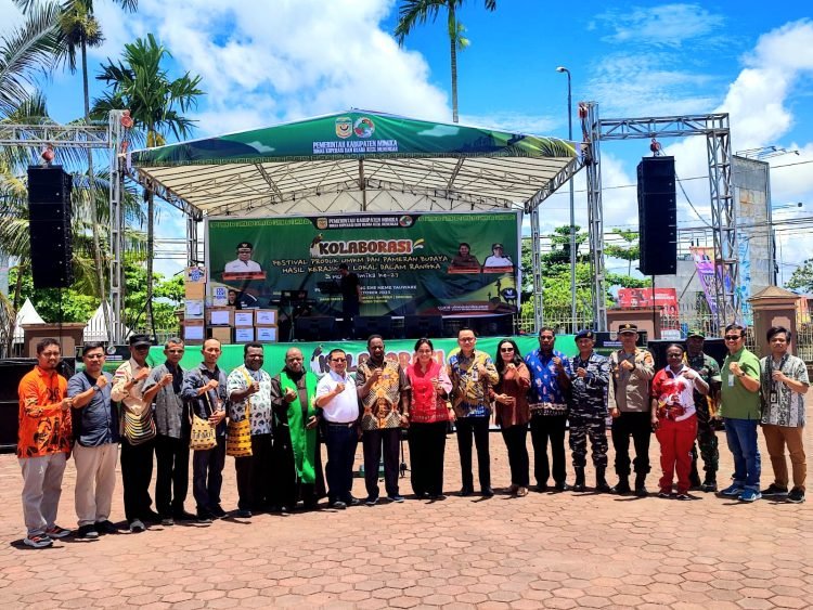 Foto bersama unsur pimpina daerah dan pimpinan OPD usai pembukaan kegiatan