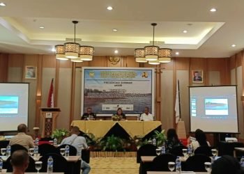 Kegiatan seminar akhir pekerjaan perencanaan bangunan pengendali abrasi Pantai Amar Tahun anggaran 2023