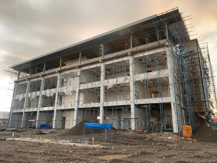 Tampak progres pembangunan gedung kantor Baru Badan Pendapatan Daerah (Bapenda) Kabupaten Mimika yang sudah mencapai 70 persen