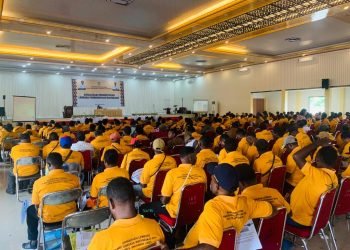 Peserta kegiatan saat mengikuti sosialisasi pembentukan Lembaga Pemberdayaan Masyarakat di Gedung Tongkonan Timika Papua Tengah