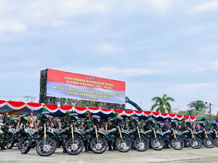 Sepeda motor yang diserahkan kepada Babinsa di Timika