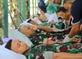 Danyonif 754/ENK Mayor Inf Cecep Cahyadi saat mengikuti bakti sosial donor darah dalam rangka HUT Yonif 754/ENK ke-19