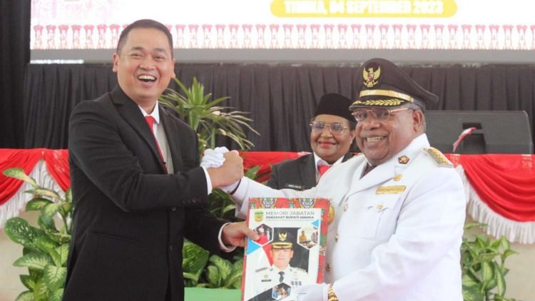 Masa Jabatan Diperpanjang Hingga September 2024, Bupati Omaleng Terima SK Langsung Dari Mendagri