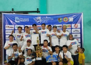 Tim Toraja saat foto bersama usai menerima piala