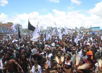 Tampak ribuan pendukung dan simpatisan Partai Ummat saat menghadiri kampanye akbar di Lapangan Eks Pasar Lama