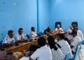 Kepala Distrik Mimika Baru, Joel Daniel Luhukay saat memimpin rapat koordinasi dengan para kepala kampung dan kelurahan.