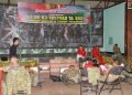 Pasukan Raja Yonif Raider 754/ENK Kostrad saat mengikuti aksi donor darah dalam rangka memperingati HUT Kostrad ke-63