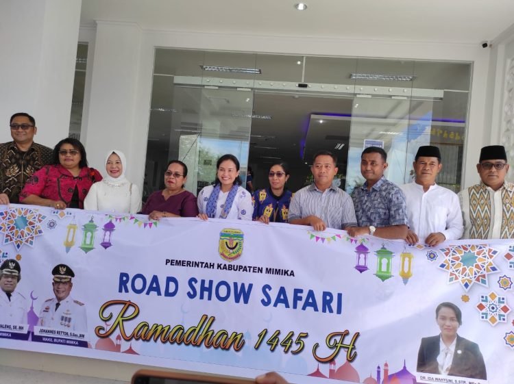 Pj. Sekda Mimika, Dr. Ida Wahyuni foto bersama unsur Forkopimda, pimpinan OPD sebelum menggelar Safari Ramadhan Tahun 2024