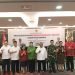 Bupati Mimika, Dr. Eltinus Omaleng didampingi Pj. Sekda Mimika, Dr. Ida Wahyuni dan Kepala Bappeda Mimika, Ir. Yohana Paliling saat foto bersama forkopimda usai pembukaan Forum OPD