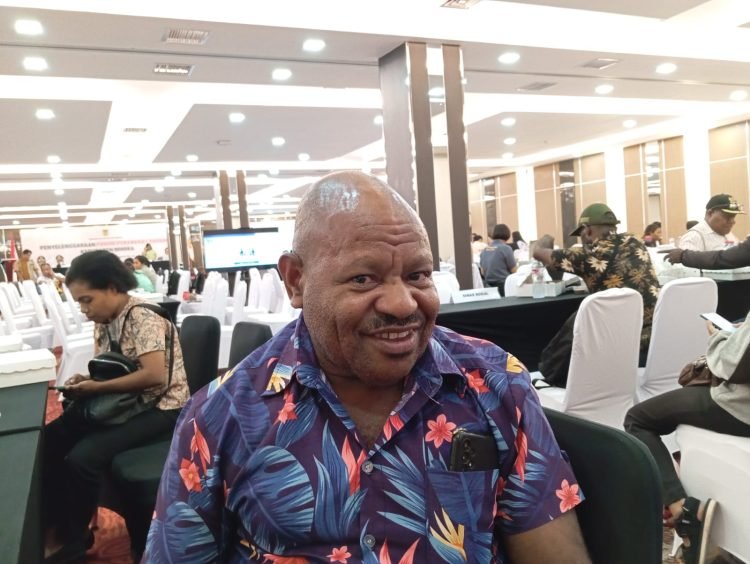 Kepala Distrik Alama, Ruben Dolame