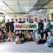 Komunitas Rastafara Timika saat foto bersama penghuni Panti Asuhan Laskar Pelangi Timika