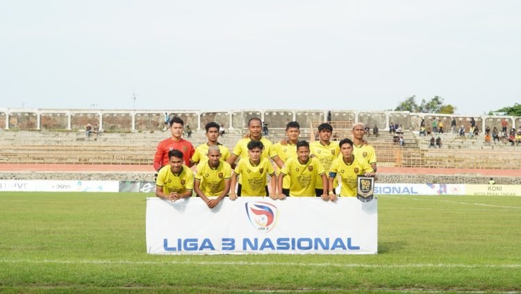 Waanal Brothers FC Mimika saat berfoto sebelum bertanding