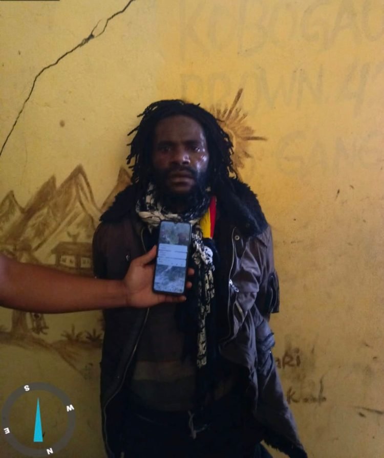 Anan Nawipa salah satu pelaku pembunuhan Danramil Aradide, Lettu Oktovianus Sogalrey saat berhasil ditangkap