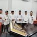 Al-Quran Raksasa Asal Jepara saat tiba di Timika