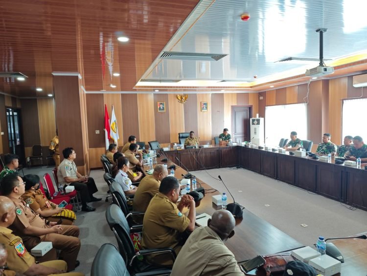 Suasana rapat persiapan HUT RI ke-79 di Kabupaten Mimika