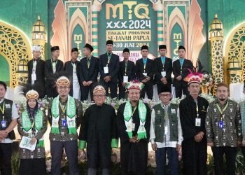 Foto bersama majelis dewan hakim usai menyaksikan jalannya pertandingan.
