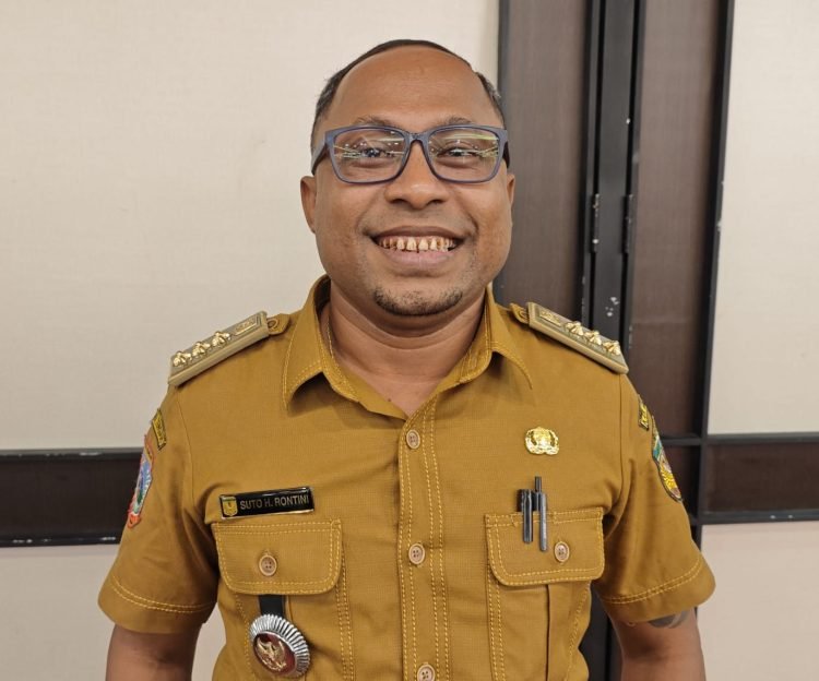 Kepala Distrik Jita, Suto Rontini