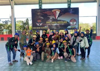 Himpunan Mahasiswa Islam Timika saat mengikuti outbond di Markas Brigif 20/IJK/3/Kostrad.