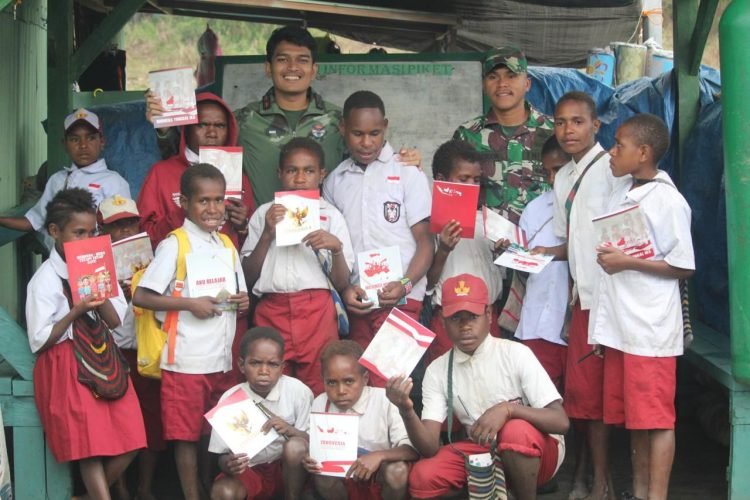 Satgaster 754 Gaungkan Program Papua Pintar di Intan Jaya