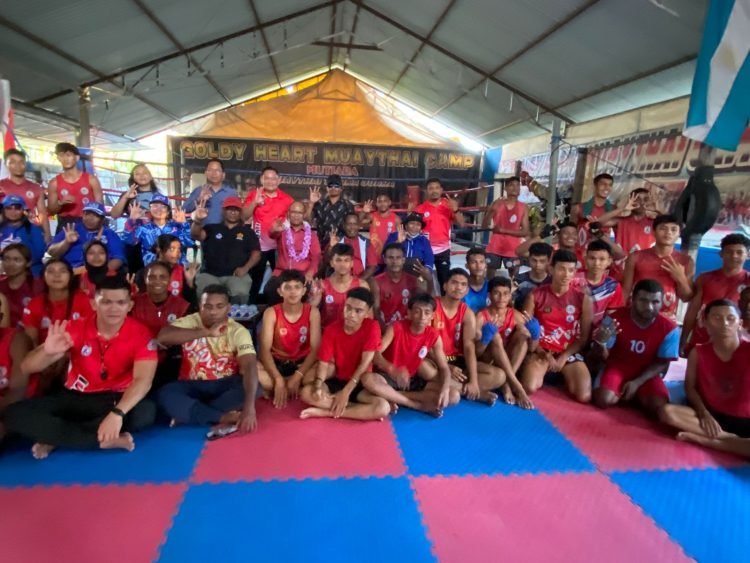 Temui Atlet Muaythai, AIYE Komitmen Majukan Prestasi Olahraga Mimika