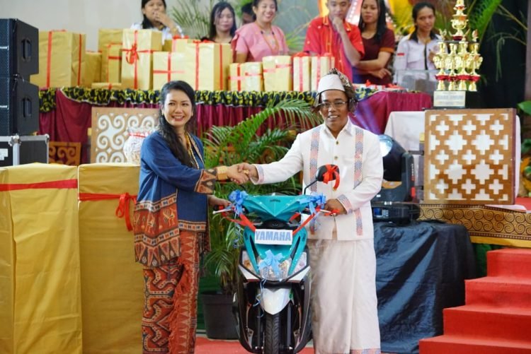 Resmi Ditutup, Persekutuan Tondon Raih Juara Umum Hari Pahlawan Nasional Pongtiku IKT Mimika Tahun 2024