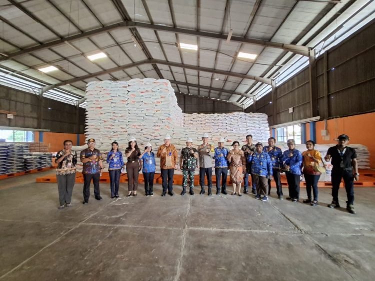 Kolaborasi BULOG dan PT SUCOFINDO Validasi Bongkar Muat Beras di Papua Sepanjang 2024