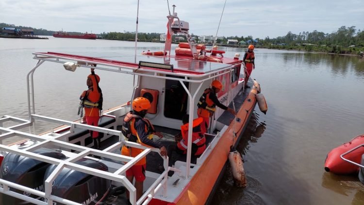 Long Boat Tenggelam di Perairan Timika Usai Dihantam Ombak