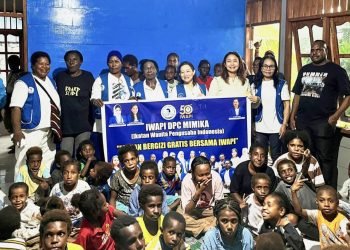 Peringati HUT ke-50, IWAPI Kabupaten Mimika Gelar Sosialisasi PHBS dan Serahkan MBG ke Yayasan Pelita Kasih Kamoro di Gorong-Gorong