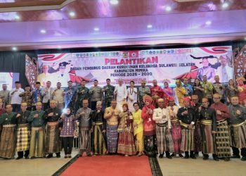 Pengurus KKSS Mimika Periode 2025-2030 Resmi Dilantik. Pj. Bupati Minta Warga KKSS Terlibat Dalam Pembangunan Daerah