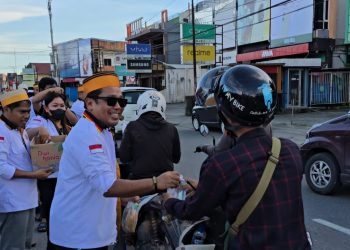 Tingkatkan Toleransi Umat Beragama, PPTM Bagikan Seribu Takjil Gratis