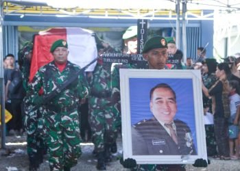 Dandim Mimika Pimpin Upacara Persemayaman dan Pemakaman Almarhum Mayor Purnawirawan R. Nainggolan