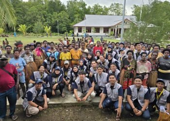 Tiba di Atuka, Mahasiswa KKN UGM Disambut Tarian Seka