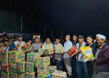 Buktikan Kepedulian, KKSS Mimika Salurkan Bantuan Untuk Korban Kebakaran Pomako