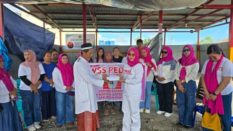 Peduli Korban Kebakaran Pomako, IWSS Mimika Serahkan Bantuan Uang Tunai