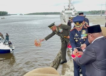 Wabup Mimika Pimpin Upacara Tabur Bunga di Pomako