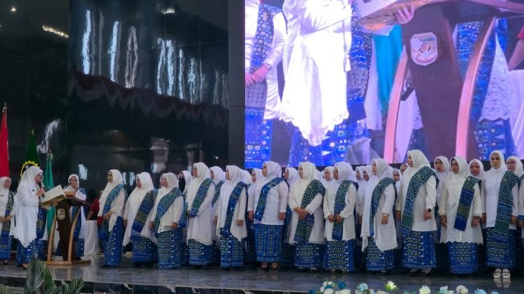 Ketua BKMT Mimika Lantik Pengurus HIMTAK Mimika Periode 2025-2030