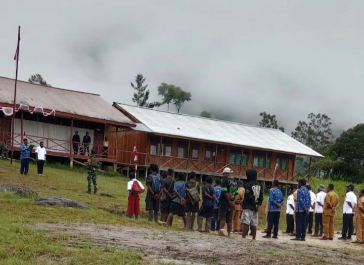 Upacara 17 Agustus Distrik Jila Berlangsung Khidmat