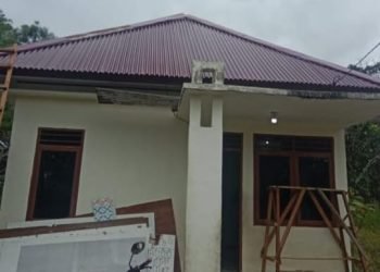 Terima Bantuan Rehab Rumah Kepala Suku Moni Ucapkan Terima Kasih ke Pemerintah Pusat