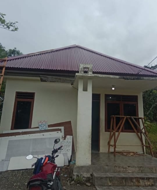 Terima Bantuan Rehab Rumah Kepala Suku Moni Ucapkan Terima Kasih ke Pemerintah Pusat