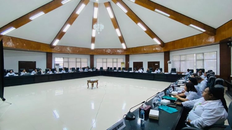 Terima Aspirasi Masyarakat Dinkes Mimika RDP Dengan DPRK