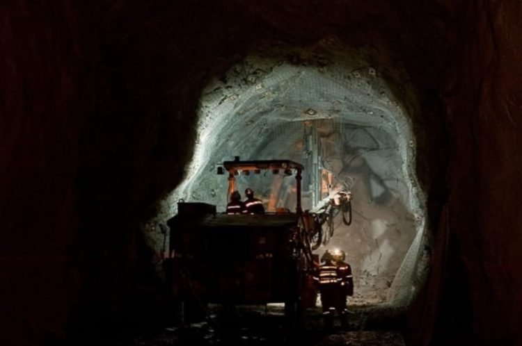 Genap 10 Hari Terjebak Longsor, Bagaimana Nasib 7 Karyawan. Sudah Meninggal Atau Masih Hidup, Siapa Yang Harus Menjawab?