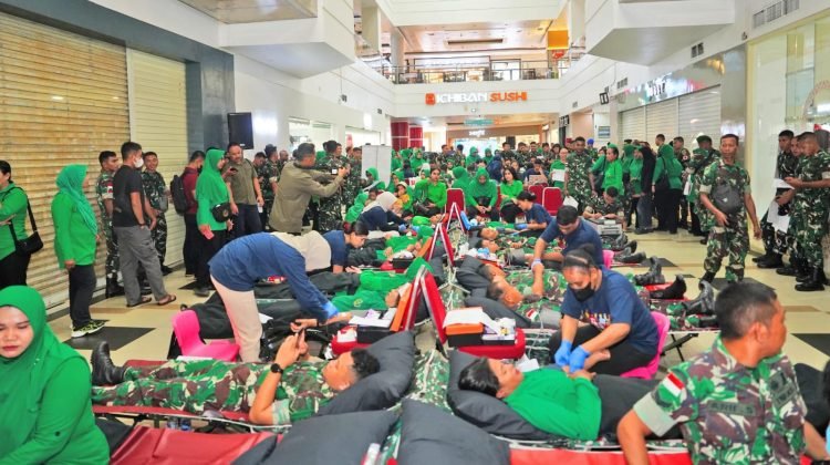 Sambut HUT TNI ke-80, Kodam XVII/Cenderawasih Gelar Pengobatan Massal, Operasi Katarak dan Donor Darah