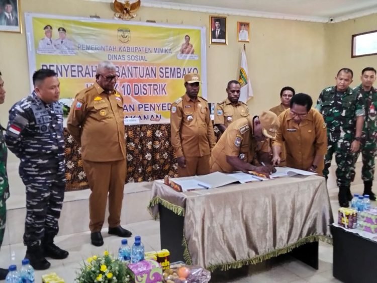 Gunakan Dana Otsus Rp 7,9 Miliar, Dinsos Mimika Salurkan Bantuan Sembako kepada 5.600 Kepala Keluarga