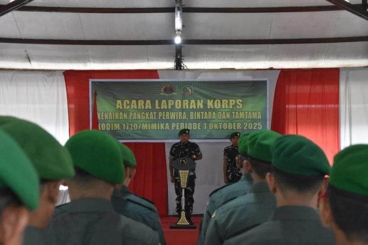 Dandim 1710/Mimika Pimpin Acara Kenaikan Pangkat 33 Prajurit Kodim