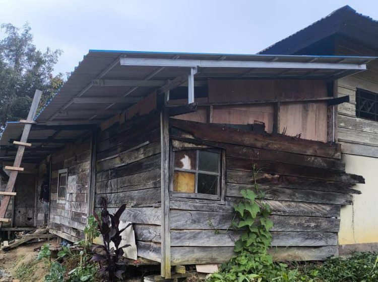 Terima Bantuan Perbaikan Rumah dan Dapur, Kepala Suku Besar Puncak Abelom Kogoya Ucapkan Terima Kasih Kepada Presiden Prabowo