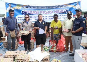 ‎Subsidi Harga 90 Persen Jadi Program Pasar Murah Disperindag Mimika di Kampung Ipaya
