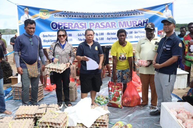 Subsidi Harga 90 Persen Jadi Program Pasar Murah Disperindag Mimika di Kampung Ipaya
