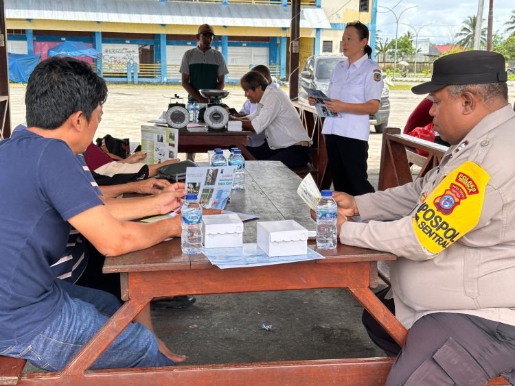 Disperindag Mimika Awasi Penggunaan Timbangan Pedagang Ikan di Pasar Sentral