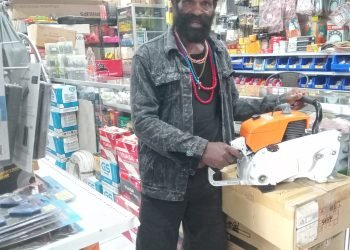 Bantuan Chainsaw  Presiden Prabowo Sangat Bermanfaat Untuk Masyarakat Ilaga Utara